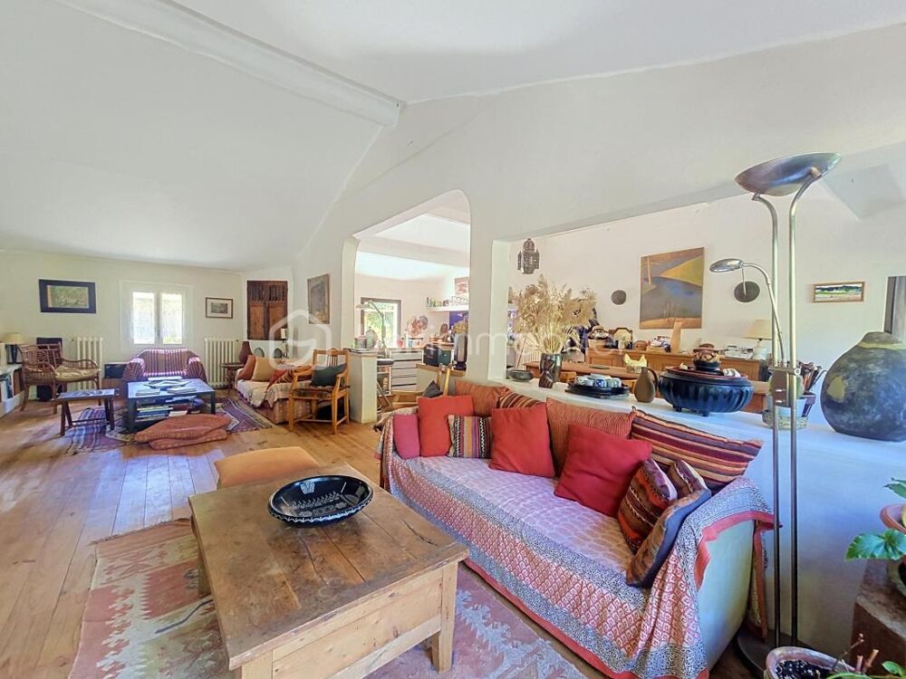 à vendre  Propriété/château Saint-Maximin (30700)