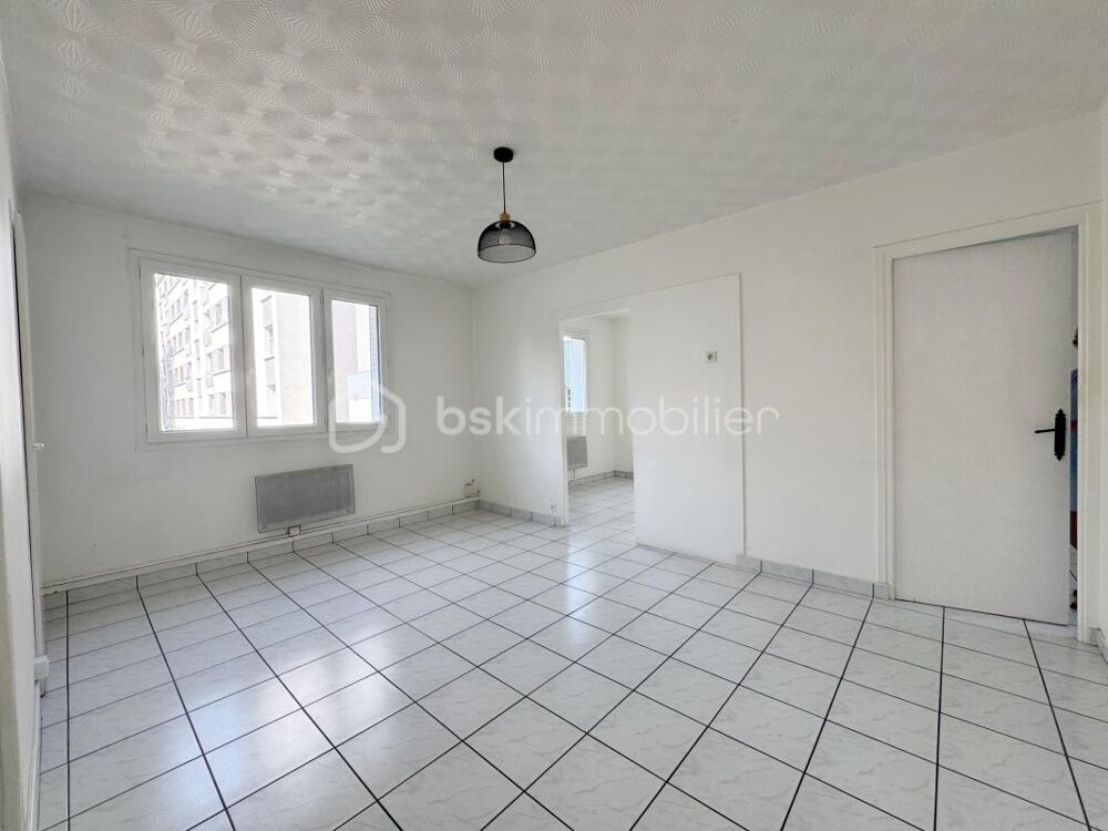 SAINT-MARTIN-D'HÈRES  T4 TRAVERSANT DE 60 M², RÉSIDENCE FERMÉE ET SÉCURISÉE