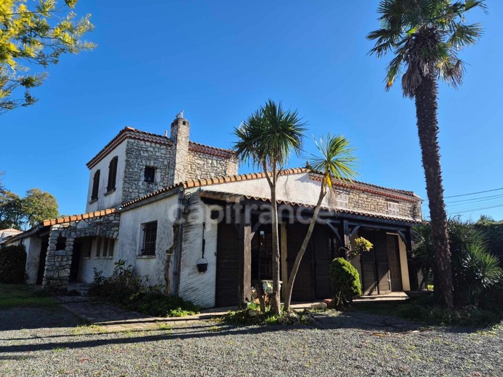 Maison à vendre 4 pièces ROYAN (17) - Terrain de 1427m²