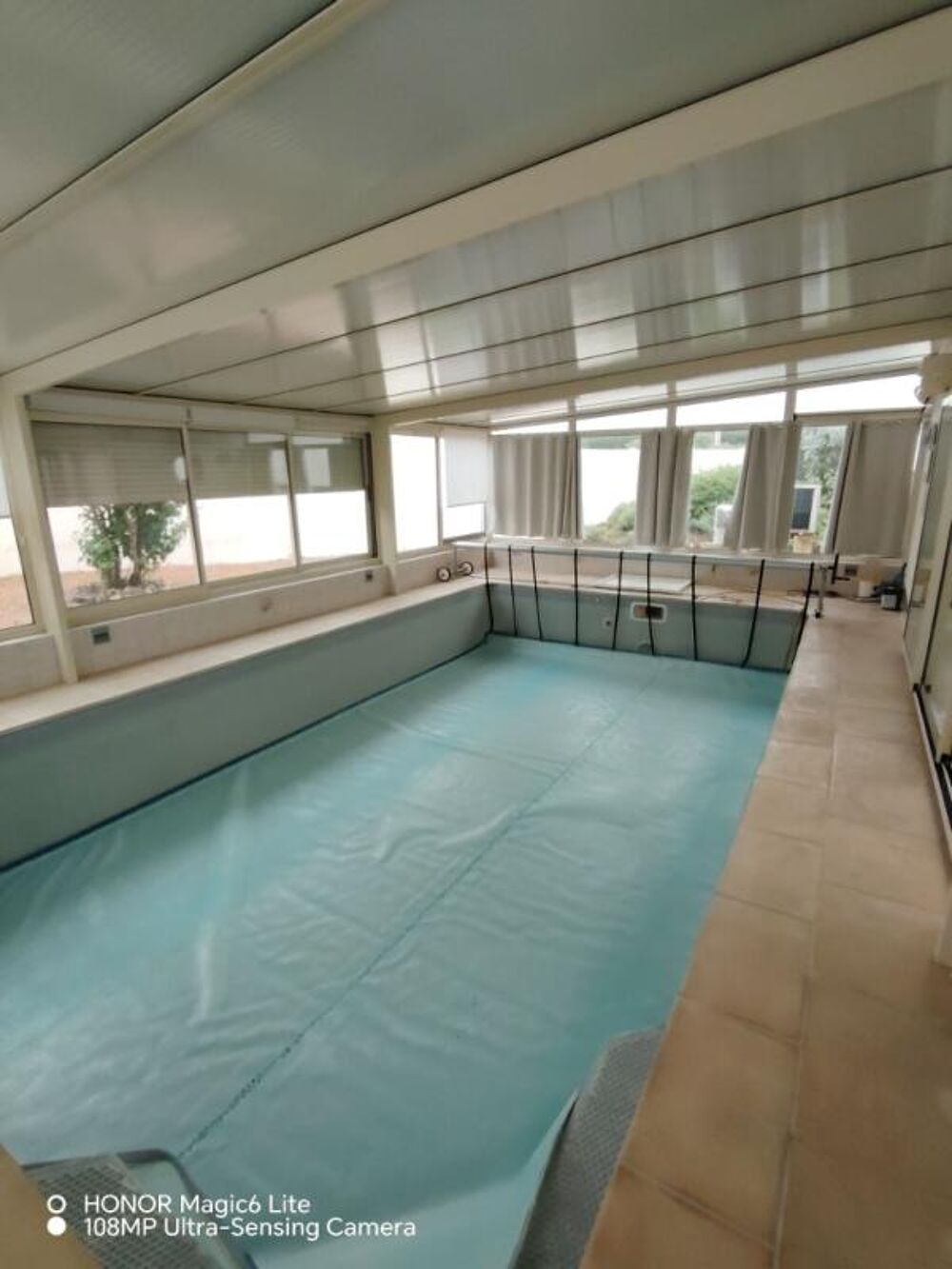 MOREE pavillon économique de plain pied avec piscine couverte + 2 garages
