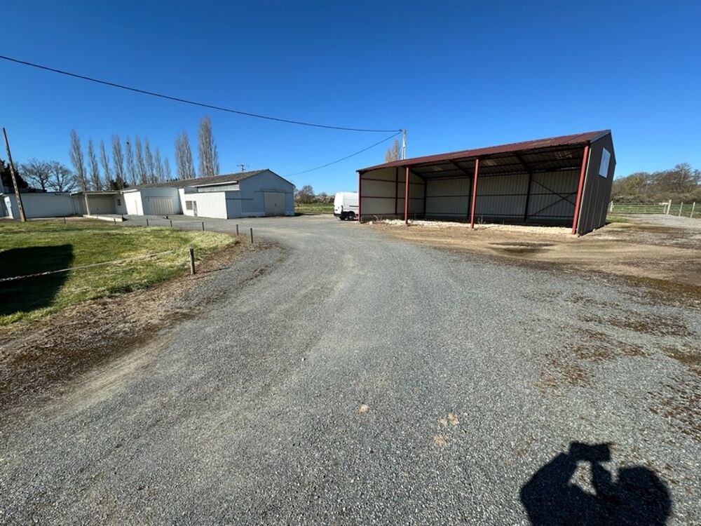 Vente Immeuble Immeuble  vendre DOMERAT (03), proche de Montluon Montlucon