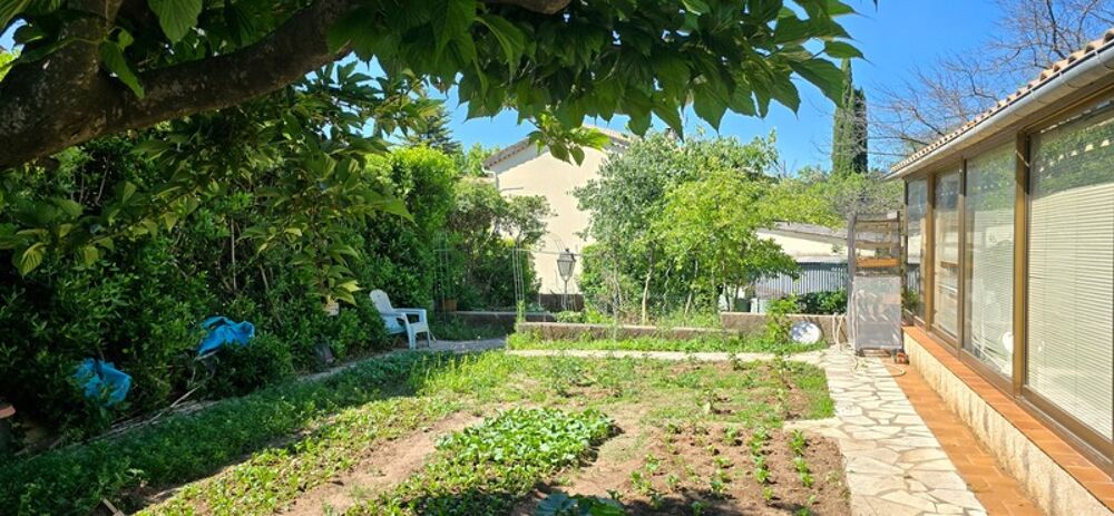 Villa T6 (1978) de 168 m2 sur Terrain de 641 m2 vendue Louée