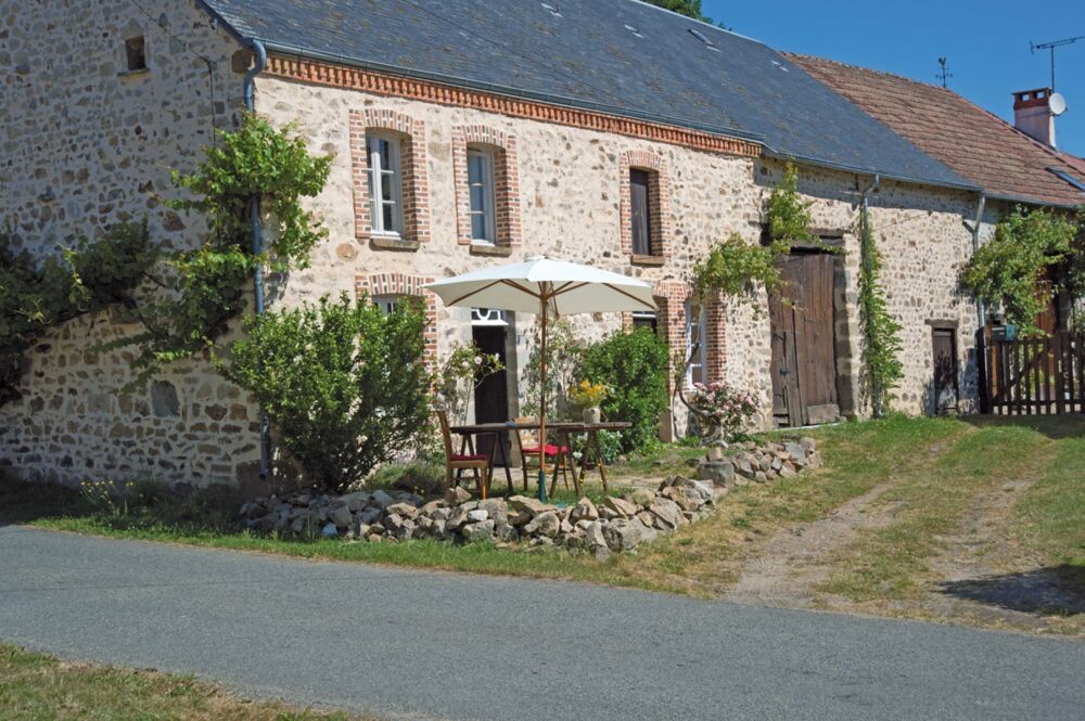 Dpt Creuse (23), à vendre à Fleurat maison de 4 pièces de 78 m2 - Grange attenante et terrain de 1289 m2