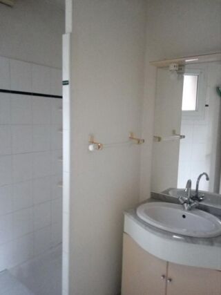  Appartement à louer 3 pièces 79 m²