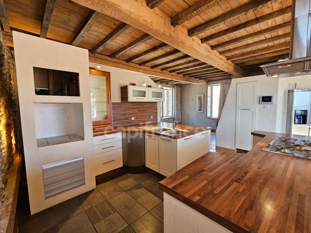 MAISON SPACIEUSE ET ATYPIQUE, 182M2 HABITABLES, 3 CHAMBRES, GRANDE TERRASSE AVEC VUE DÉGAGÉE et IMPRENABLE,10MIN DE LAUTOROUTE,