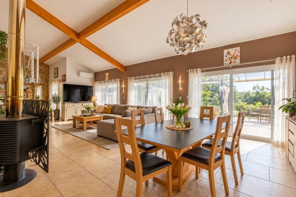 Vente Maison Maison à vendre 7 pièces VILLEFRANCHE SUR SAONE (69) Villefranche sur saone