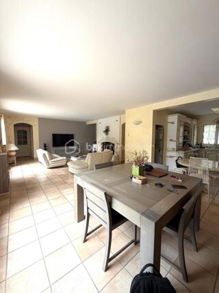  Maison à vendre 8 pièces 226 m²
