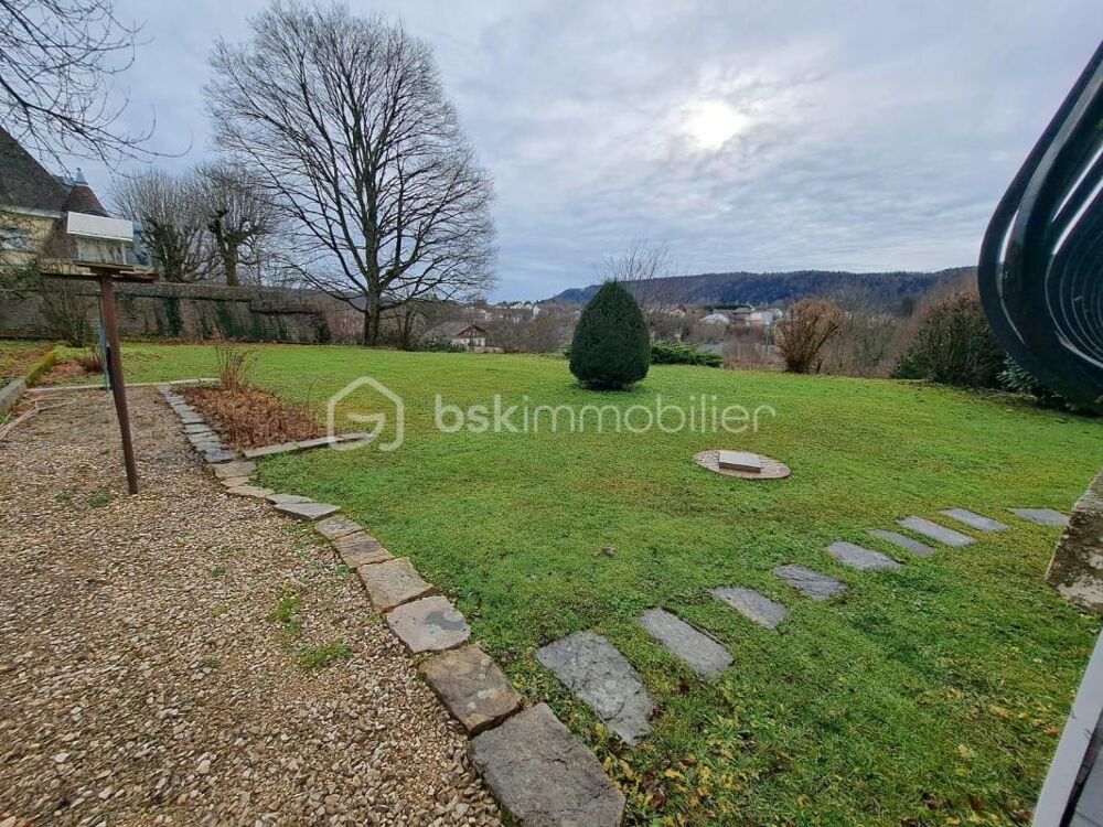 Vente Maison maison de 160 m² habitables + 1 400 m² de terrain : un vrai potentiel en ville ! Champagnole