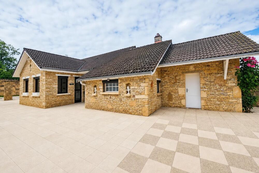 Vente Maison Maison de 8 pièces de 222 m² à Saint-Marcel-Bel-Accueil Saint marcel bel accueil