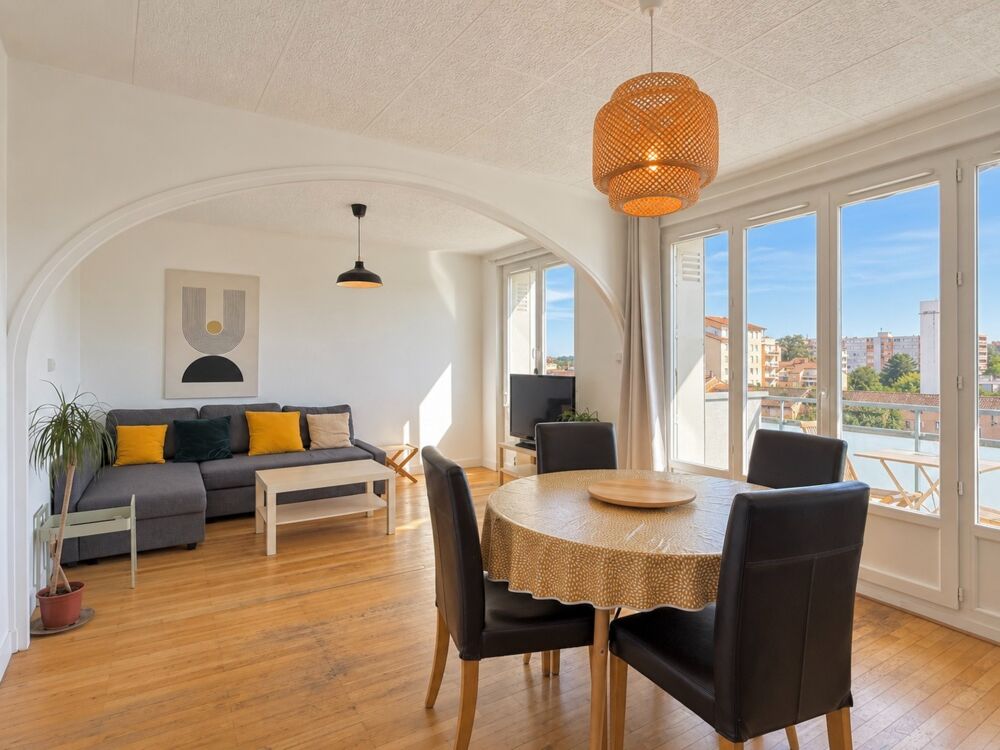 VILLEFRANCHE SUR SAONE (69400) : Appartement T3 de 70,89 m² avec balcon, cave et belle luminosité