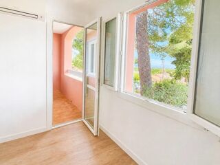 Vente Appartement 3 PIÈCES ENTIÈREMENT RÉNOVÉ + CLIM + CAVE, TOUT À PIED Frejus