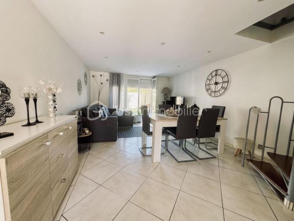 Vente Maison Retour à la Vente ! Maison 5 pièces 100 m² clé en main avec 4 chambres RER E à pied Roissy en brie