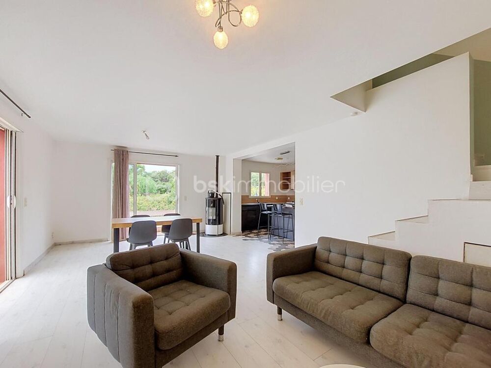 Villa moderne avec jardin et terrasse