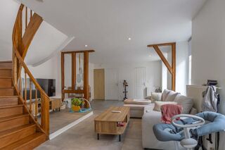  Immeuble à vendre 6 pièces 160 m²