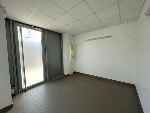   Local d'activité de 35,70 m² à 120 000 
