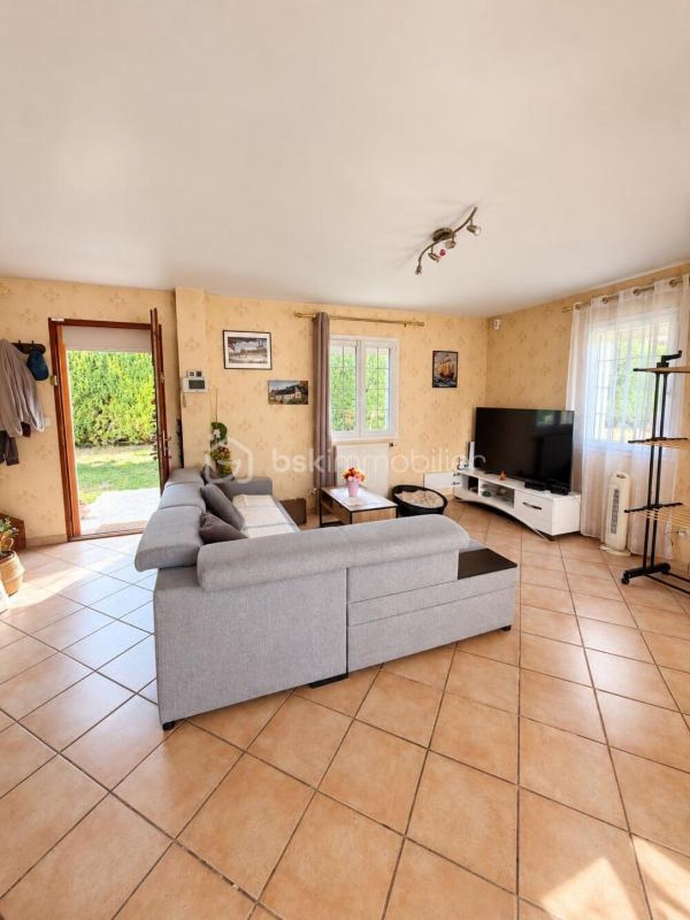 Vente Maison Maison 128 m² avec 4 chambres, sous-sol total et terrain de 2 200 m² - Gisors Gisors