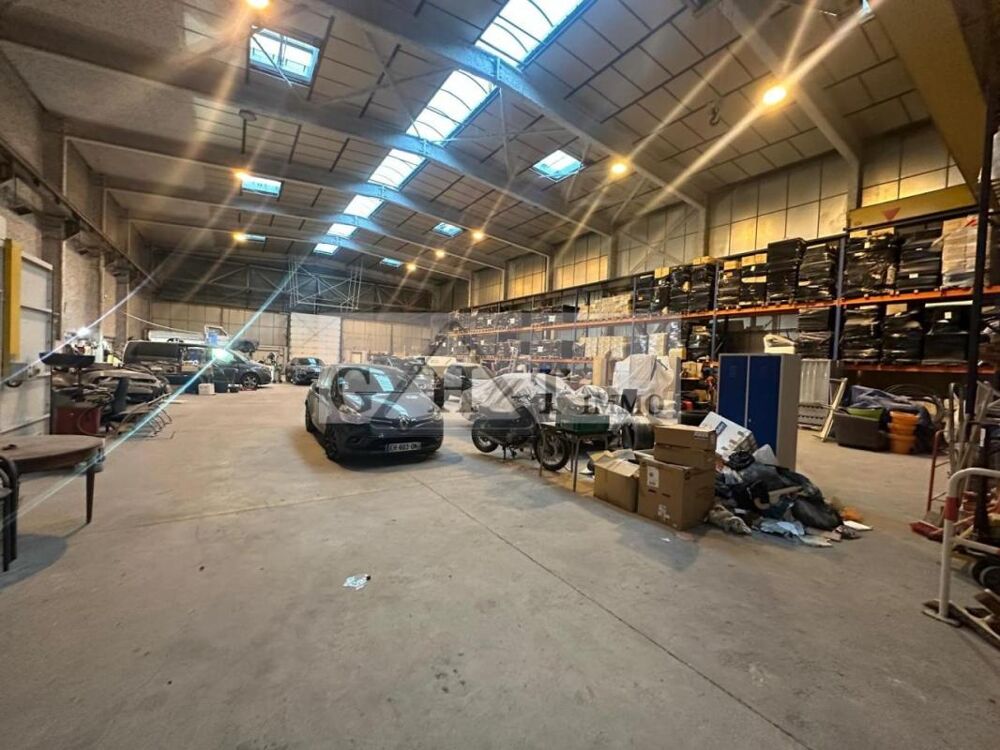   BATIMENT D'ACTIVITE A VENDRE 3573 M² 