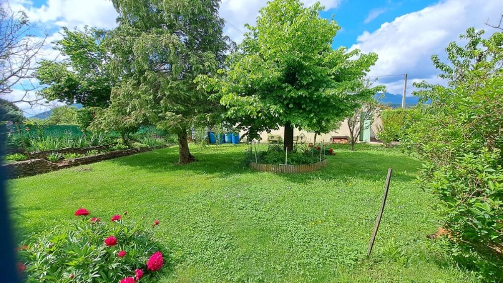 A vendre en viager occupé  Maison 122 m² sur 1 000 m² de terrain arboré  Sisteron (04)