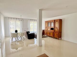 Appartement à louer 3 pièces 94 m²
