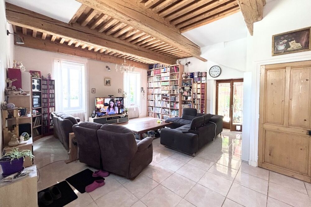 Vente Maison 230 m² – 5 chambres – Jardin paysager – Garage 3 véhicules – Cave de réception Grigny sur rhone