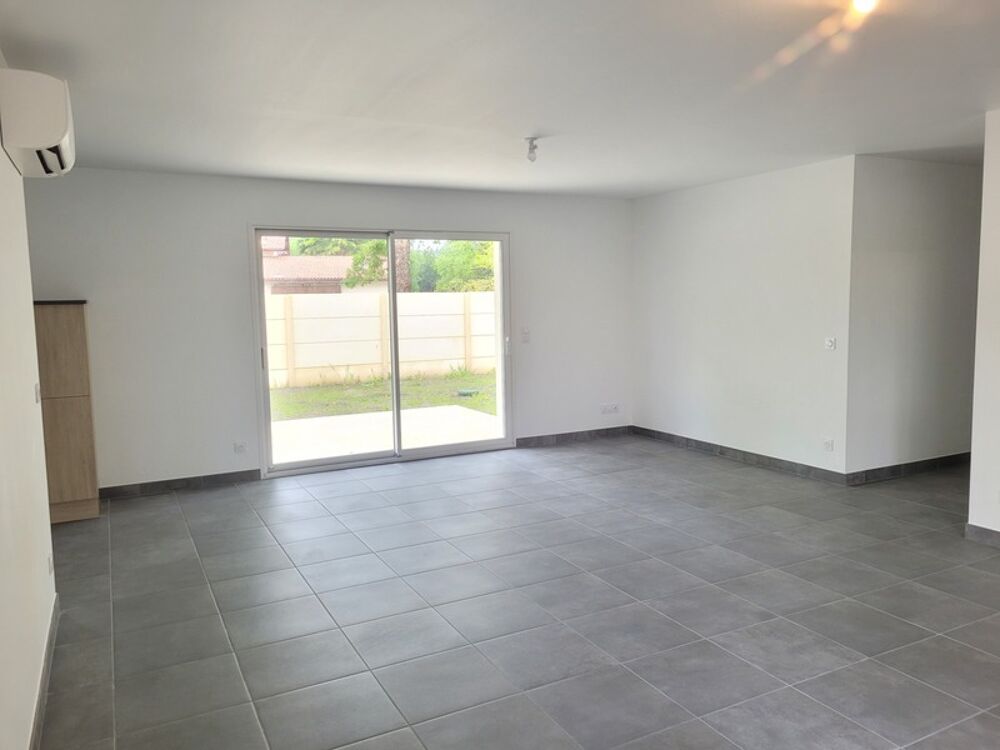 Vente Maison Dpt Gironde (33), à vendre  maison neuve  90 m2  avec en plus  garage 15 m2 et terrain de 820 m2 Lesparre medoc