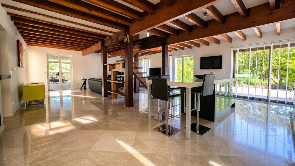 Maison authentique et contemporaine avec piscine et garage 167m2