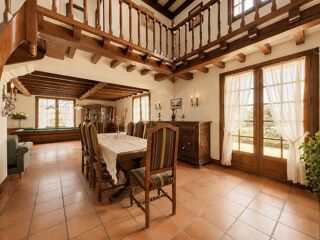  Maison à vendre 9 pièces 242 m²