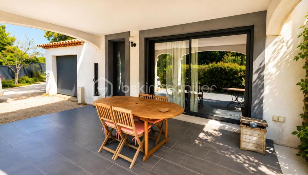 A SAINTE MAXIME (VAR) - Maison contemporaine T3 avec garage - piscine dans un cadre privilégié