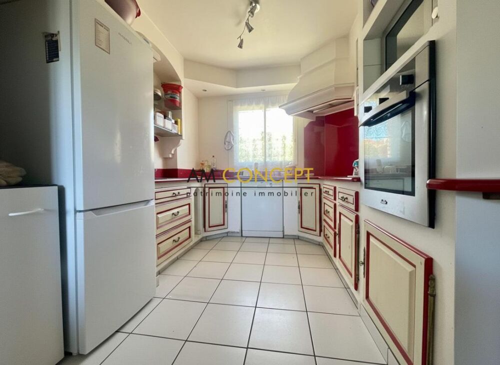 Vente Maison CARROS Maison 6 pièces 95 m2 vue panoramique, piscine, jardin Carros