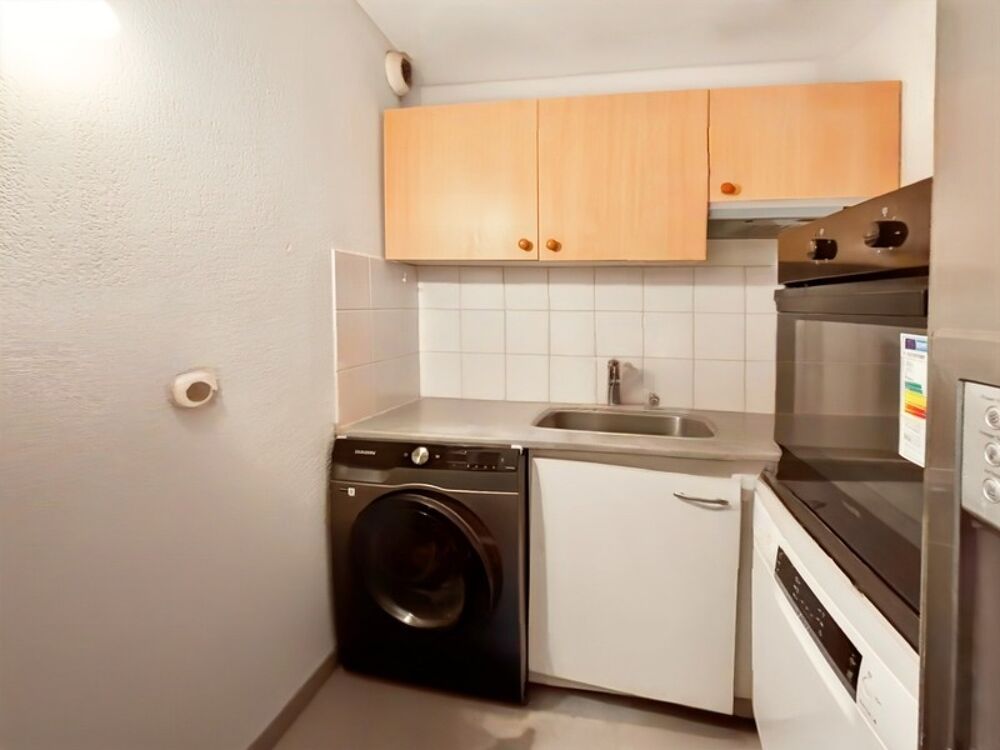 Montpellier Joli T2 avec balcon, piscine et vue jardin