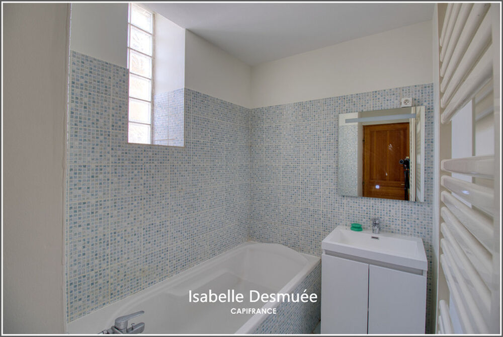 Vente Maison Maison familiale 4 chambres avec cour et stationnement – Proche gare – Tullins Tullins