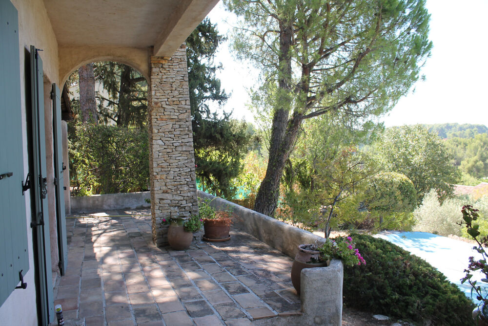 Vente Maison LASCOURS – MAISON FAMILIALE AVEC PISCINE, JARDIN EN RESTANQUES ET UNE VUE OMNIPRÉSENTE SUR LE GARLABAN Roquevaire