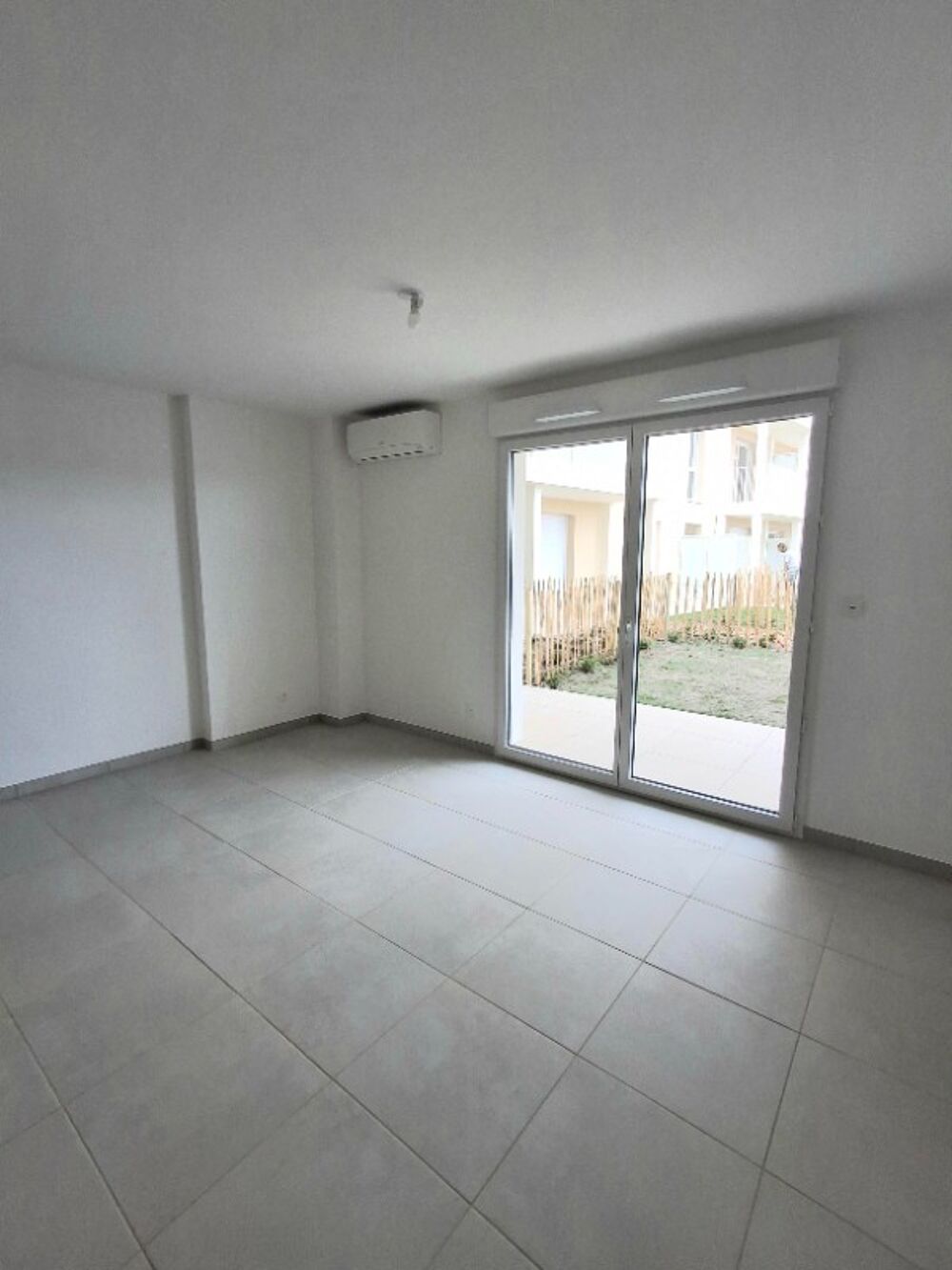 Location Appartement T1 NEUF avec terrasse et parking à MONTEUX Monteux