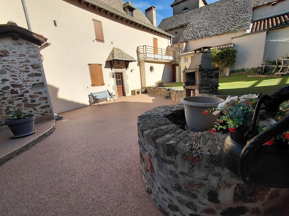 Maison de village de caractère avec 3 chambres terrasse et garage à St Constant - Fournoulès