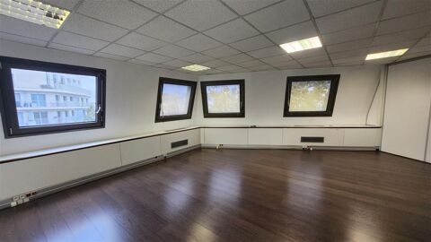 A louer bureaux en bon &eacute;tat &agrave; la fronti&egrave;re entre Courbevoie et La Garenne Colombes 1243 92250 La garenne colombes