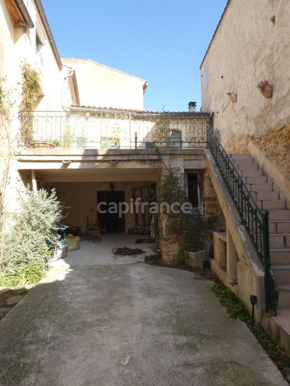 Laudun-maison de village 90m² avec cour et terrasse