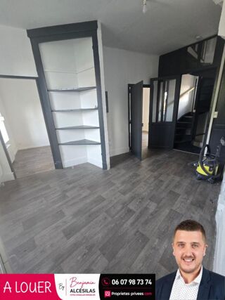  Appartement à louer 5 pièces 80 m²