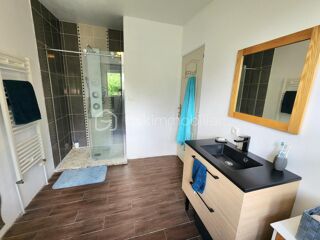  Propriété/château à vendre 5 pièces 134 m²