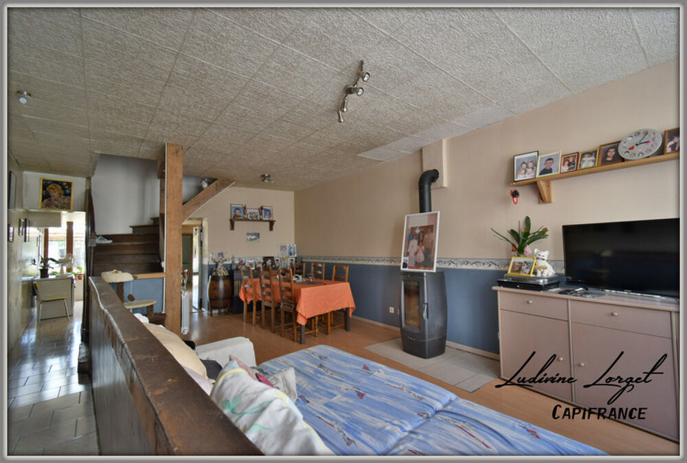 Maison de ville avec beau terrain  10 min de La Ferté-Milon (02460) 133 m²  3/4 chambres  Atelier  Carport  Terrain 623 m²