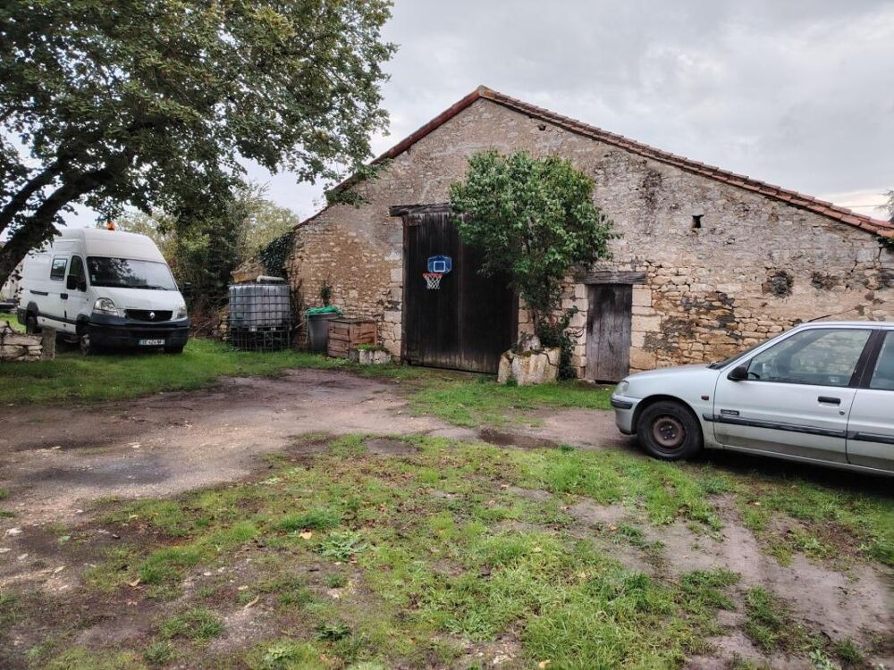 Vente Maison Maison en pierre de 110 m² sur un terrain de 2600 m² commune de Jardres Jardres