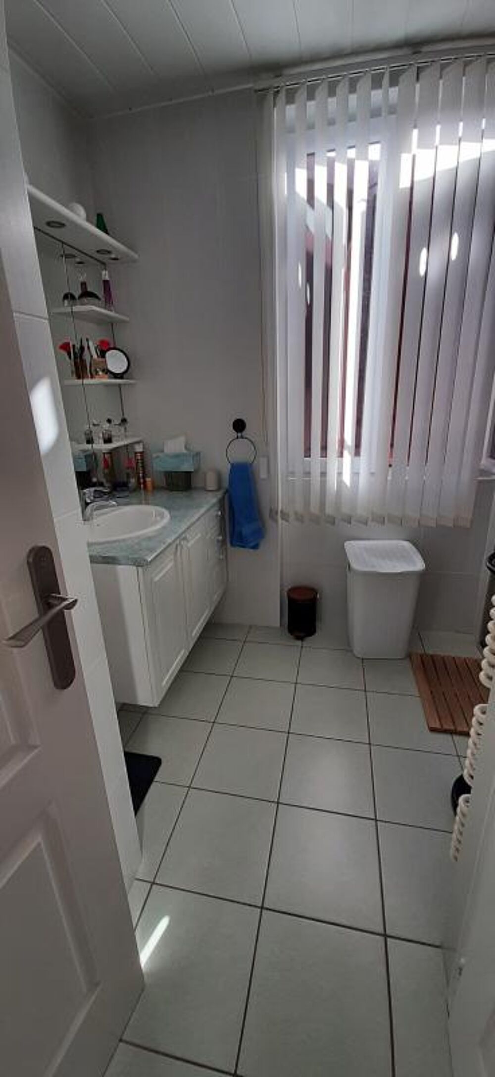 Vente Maison MAIGNIFIQUE MAISON RÉNOVÉE AVEC PISCINE ET CHALET INDÉPENDANT DANS QUARTIER PRISÉ DE GUEUGNON (71) Gueugnon