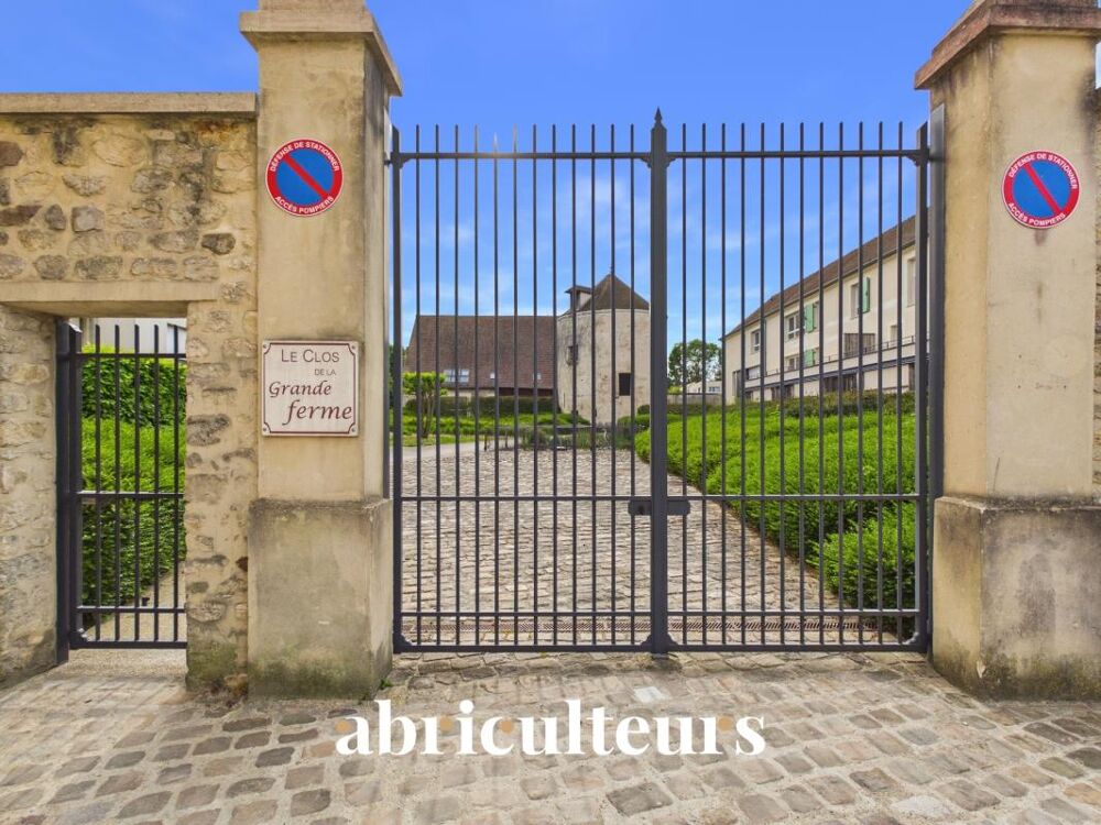 Appartement T2 de 44 m² au 1er étage avec vue dégagée  Résidence de standing au calme à Survilliers