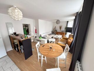  Immeuble à vendre 6 pièces 198 m²