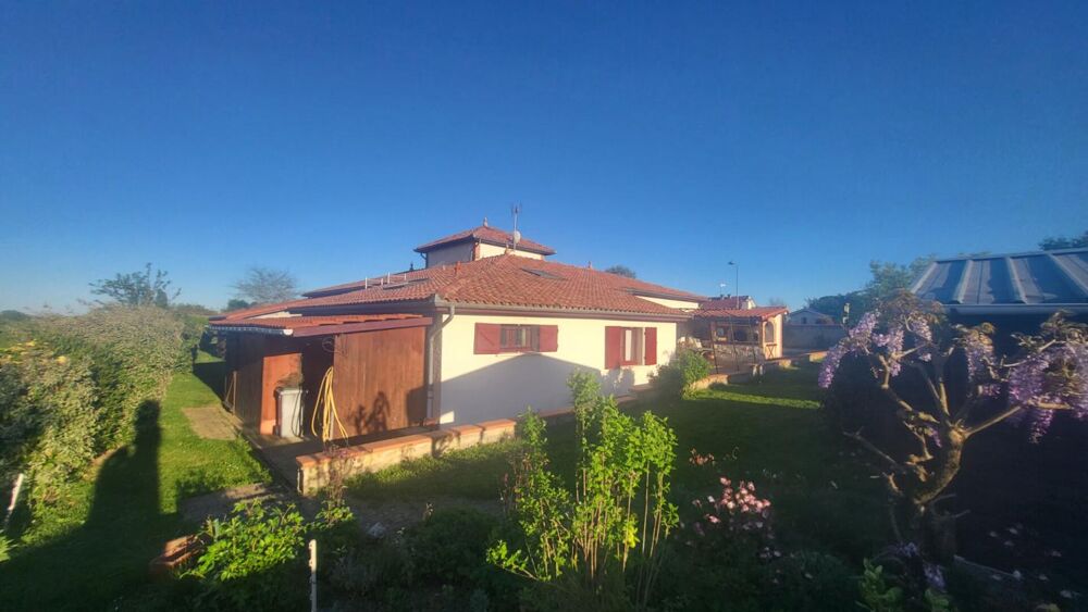 Vente Maison Maison Castelmayran 10 pièce(s) 255 m2 Castelmayran