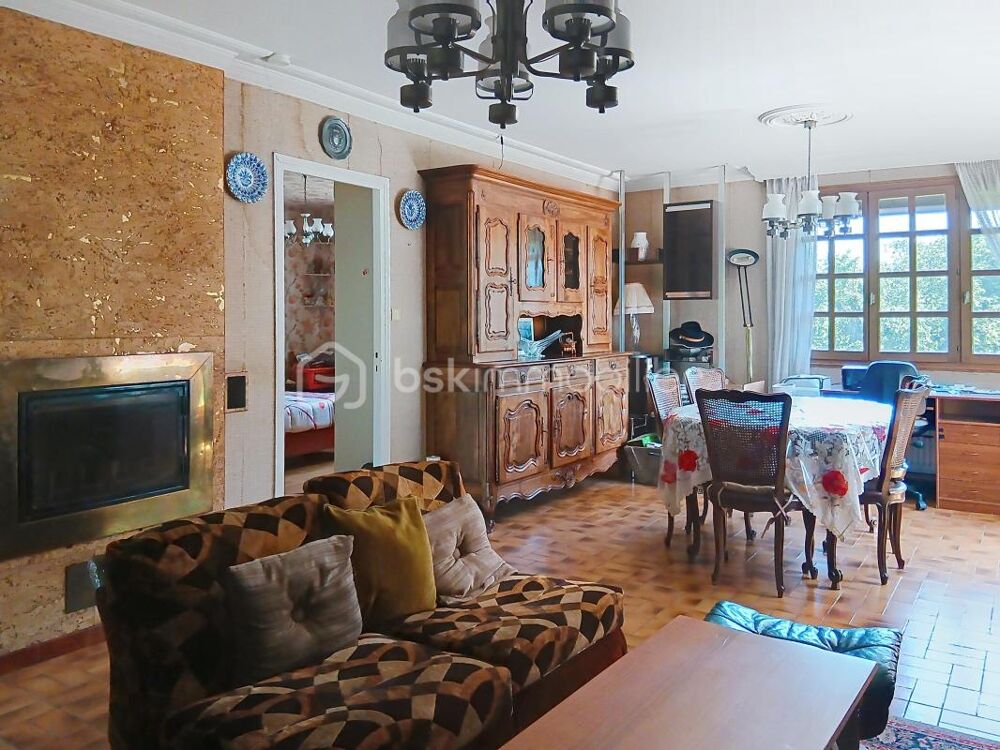 Grande propriété familiale avec piscine et dépendance
