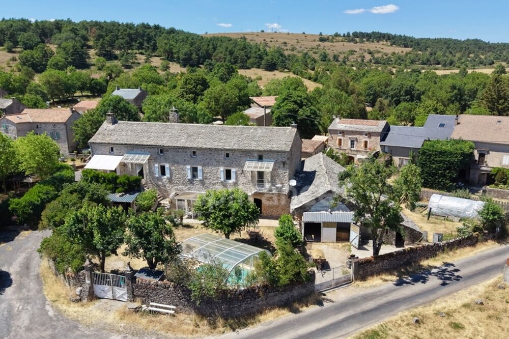 Propriété 203 m² habitables et 265 m² de dépendances