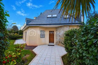  Villa à vendre 6 pièces 167 m²