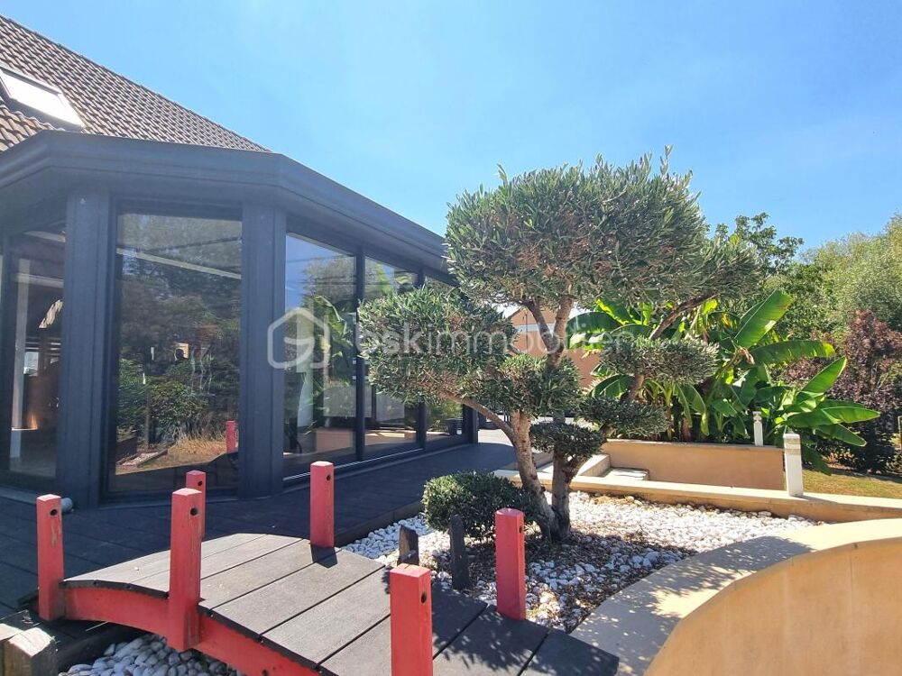 MAISON LUMINEUSE_ 3 CHAMBRES _ GARAGE ET JARDIN !!!