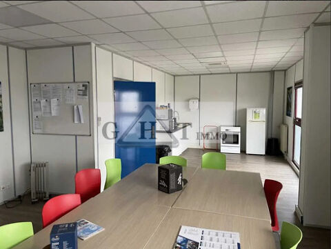   Entrepôt à vendre de 920m² à Saint-Mard 
