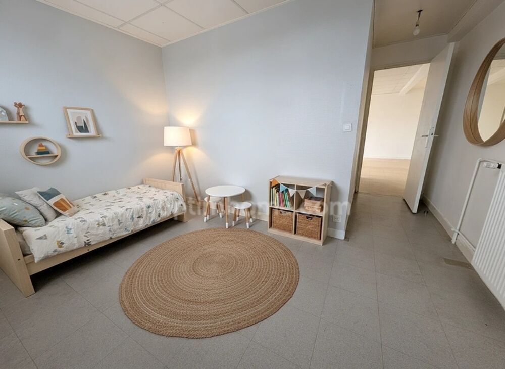 Ajustement de prix ! EXCLUSITÉ LE HAVRE A vendre Appartement avec trois chambres, cave et parking sécurisé !